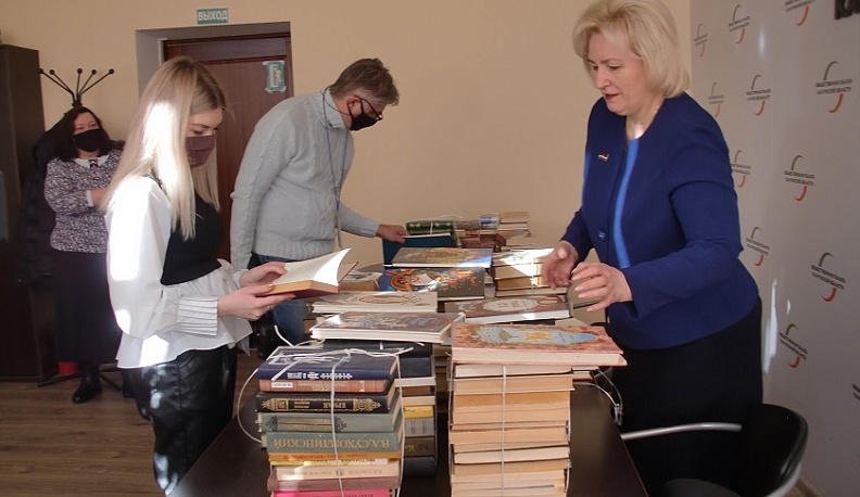 В Калуге стартовала акция «Подари книгу сельской библиотеке»