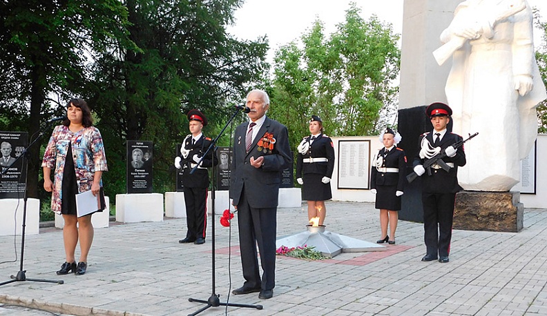 В Кондрове сегодня в 4 утра зажгли свечи памяти