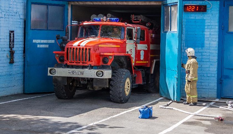 СРАЖАЮЩИЕСЯ СО СТИХИЕЙ