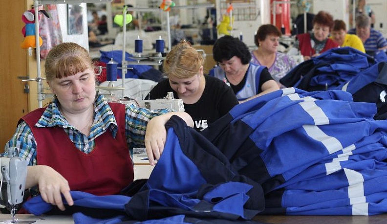 Людиновские костюмчики «сидят»