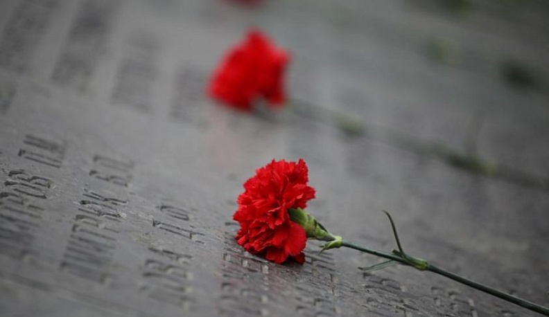 Заседание областного правительства началось с Минуты молчания