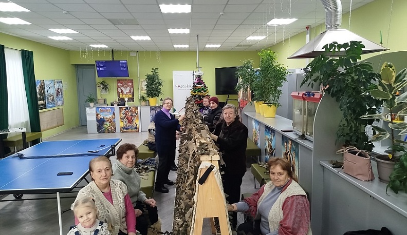 В кинотеатре «Мир» Мосальска продолжают плести масксети