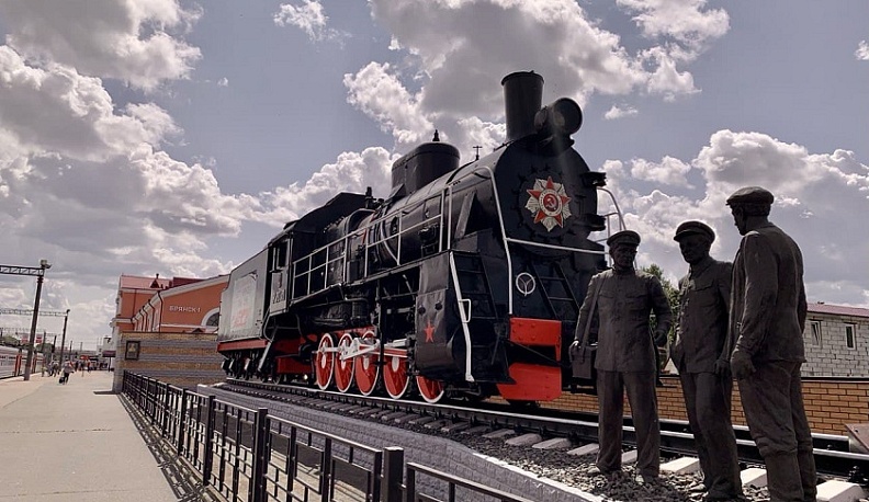 Владислав Шапша поздравил работников железнодорожной отрасли с их праздником