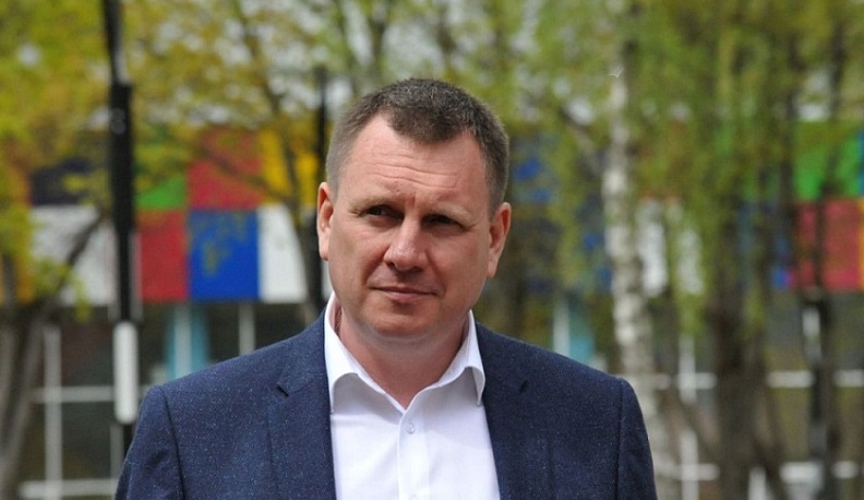 Геннадий Новосельцев поздравил жителей региона с Днем семьи, любви и верности