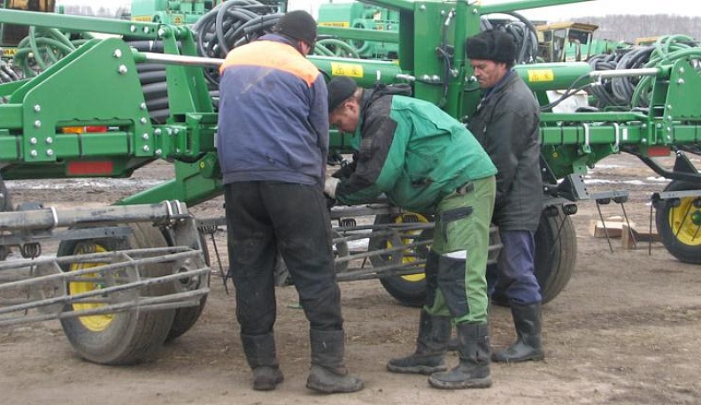 Весна крестьян торопит 