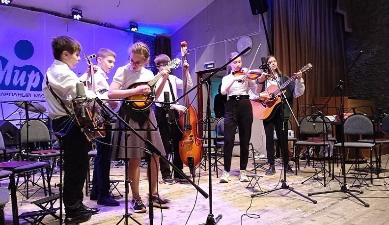 В Калуге открылся XI Детский фестиваль «Мир гитары»
