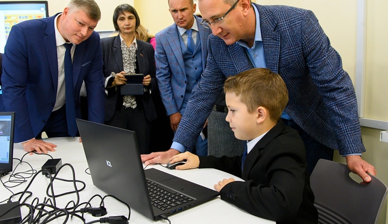 В кондровской школе открыли Центр цифрового образования «IT-куб»