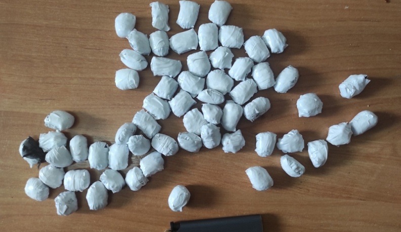 В Калужской области правоохранители изъяли у женщины более 60 свертков с героином