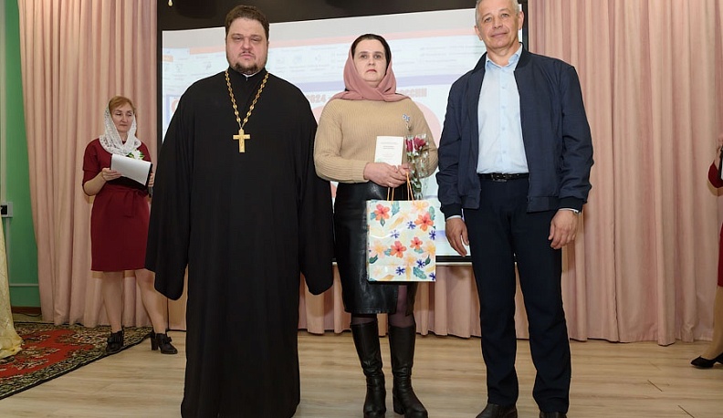 Кировчанкам вручили «Патриарший знак «Материнство»