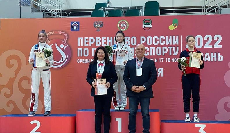 Жуковские гиревики вернулись из Казани с серебром