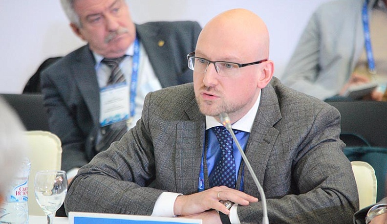 Заместитель губернатора Владимир Попов вошел в число отличников