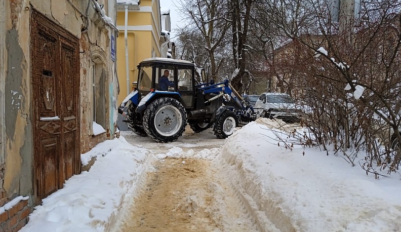 Прокуратура Калужской области занялась уборкой снега и наледи