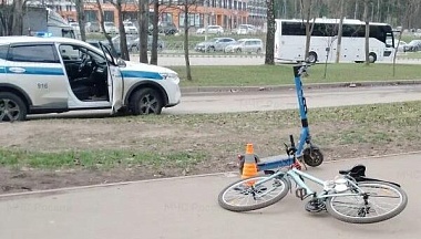 В Обнинске столкнулись велосипедист и самокатчик