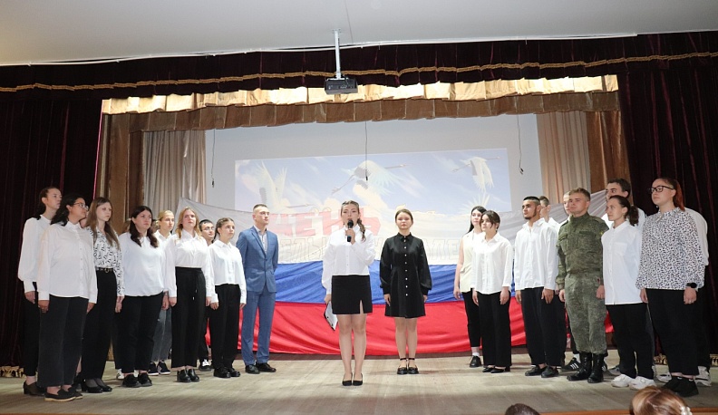 Мещовские студенты отметили День белых журавлей