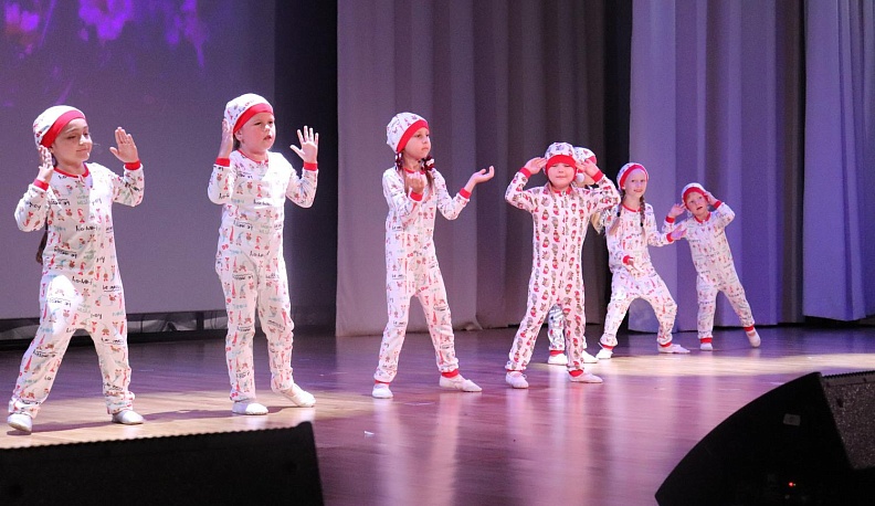 В Ферзикове отпраздновали концертом «Ромашковое счастье» День семьи, любви и верности 