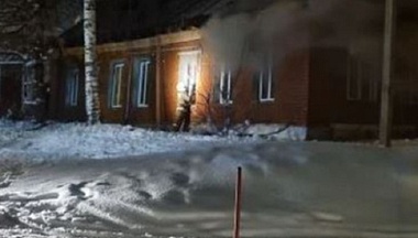 В Козельске потушили пожар в заброшенном здании
