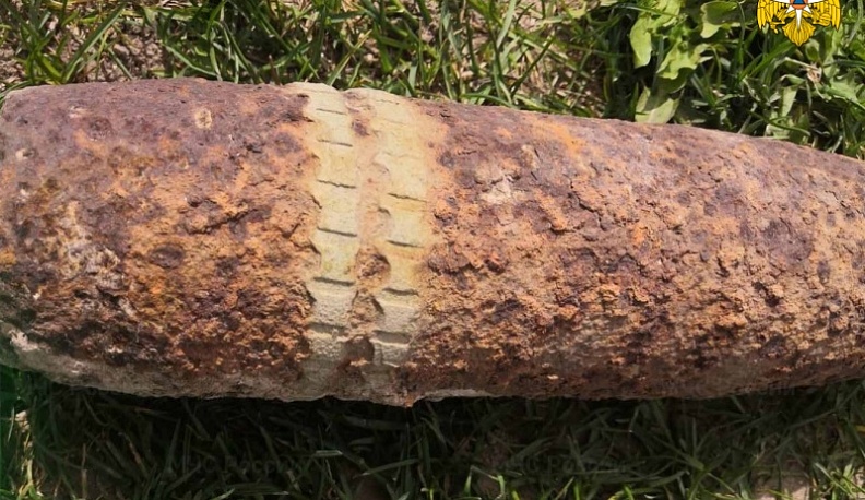 В Калуге на кладбище нашли артиллерийский снаряд времен Великой Отечественной войны