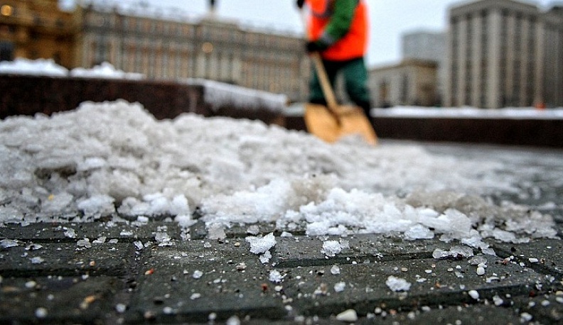 В Калуге создали запас песко-соляной смеси и реагентов на зиму
