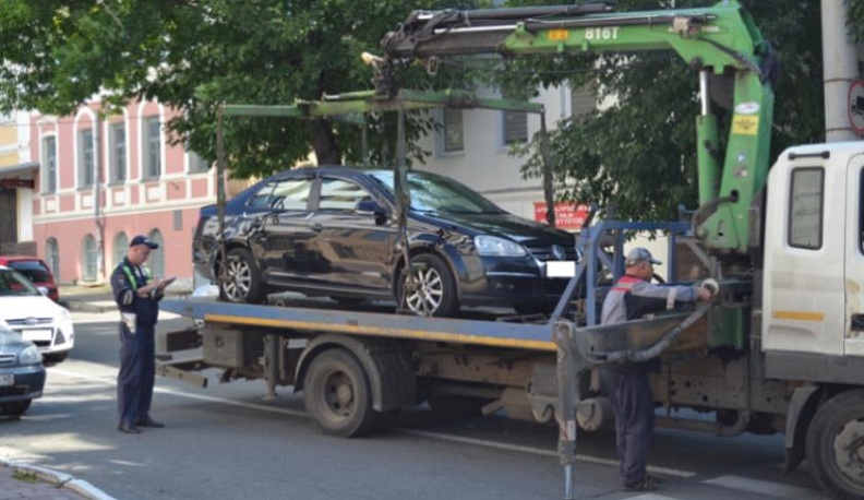 В Калуге за семь месяцев текущего года эвакуировано почти три тысячи машин