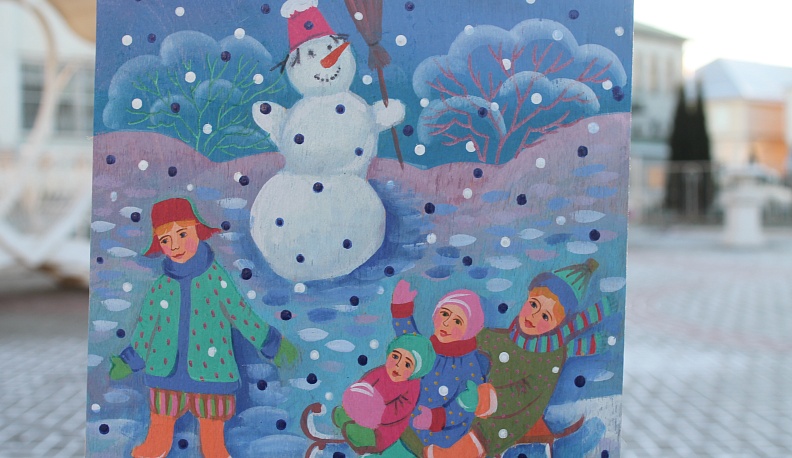 В Тарусе на заборах появились зимние рисунки