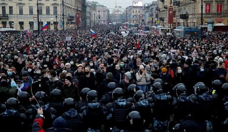 Организаторы митингов в поддержку Навального сбежали заграницу