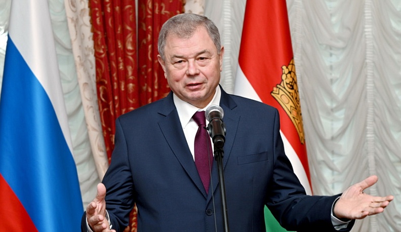 Анатолий Артамонов поздравил ветеранов и калужан с Днем Победы