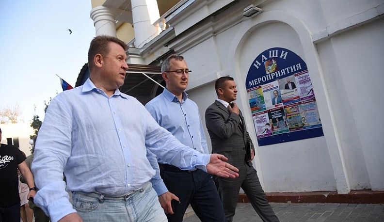 Владиславу Шапше показали новый сквер в Силикатном