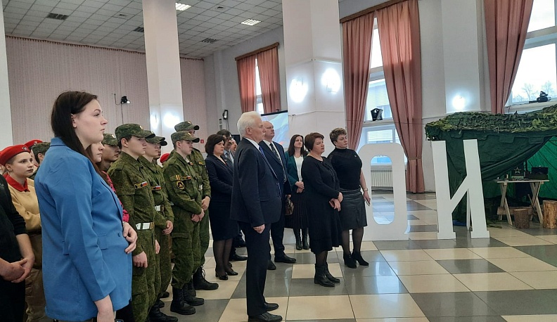 В Сухиничском районе открылась выставка фотографий «СВОИ»