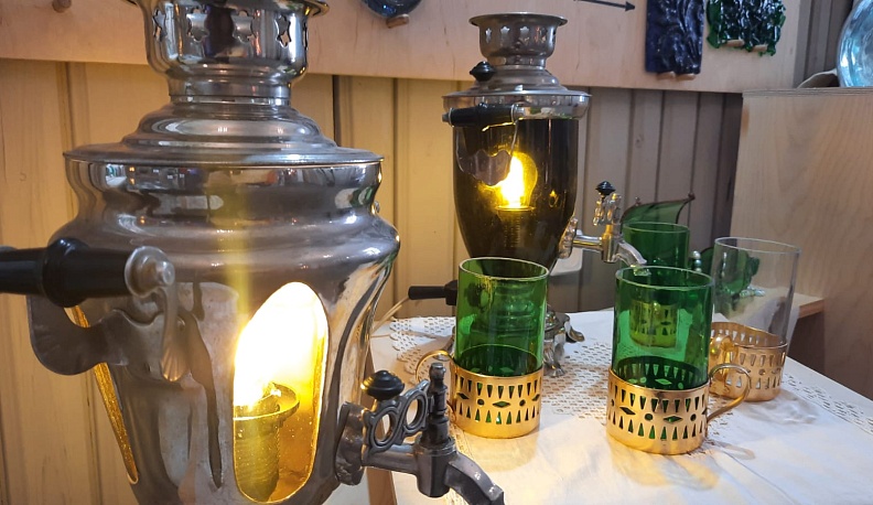 В Тарусе показывают шедевры из бутылок