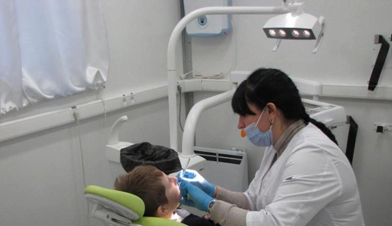 Детские стоматологи поехали по калужским селам