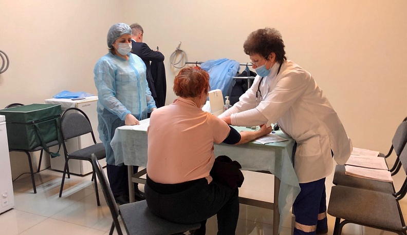 В Обнинске на две недели продлили работу мобильного пункта вакцинации в ТЦ «Обними»