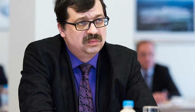 Анри Амбарцумян прокомментировал законопроекты о введении QR-кодов 