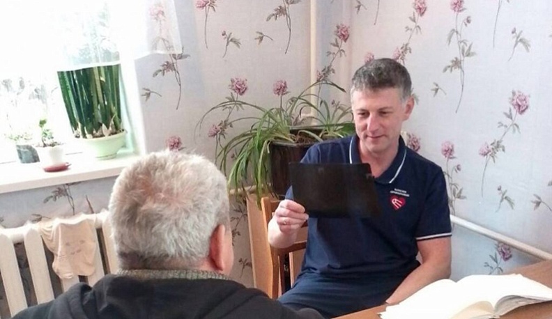 Прием ведет Михаил Брук.