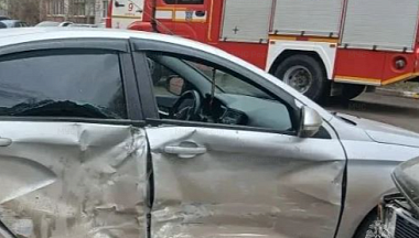 В Калуге на улице Платова столкнулись два автомобиля