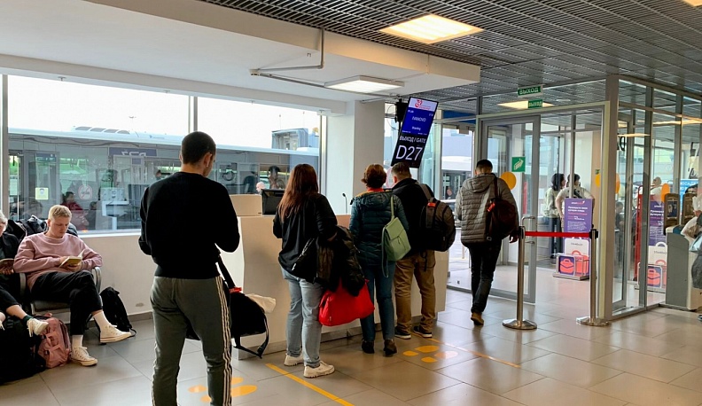 В Санкт-Петербургском аэропорту Пулково задержан рейс в Калугу