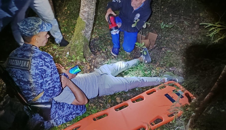 В Калужской области росгвардецы спасли заблудившегося в лесу мужчину
