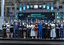 Владислав Шапша вручил золотые медали выпускникам