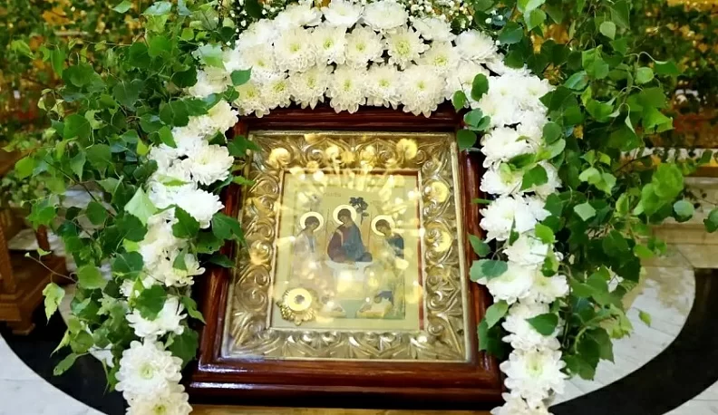 Владислав Шапша поздравил калужан с Днем Святой Троицы