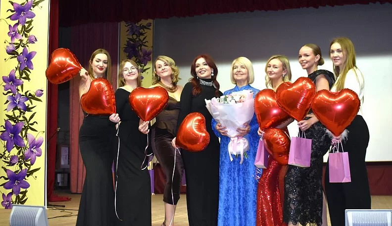 В Кирове 24 года звенит «Колокольчик»